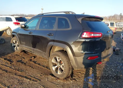 2016 Jeep Cherokee Trailhawk from USA, damaged, VIN 1C4PJMBS5GW102595